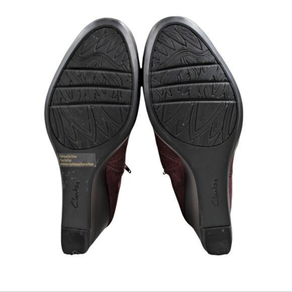 Clarks Crystal Quartz Suede Wedge Boots EUC Size 7W S2903 - Picture 9 of 12